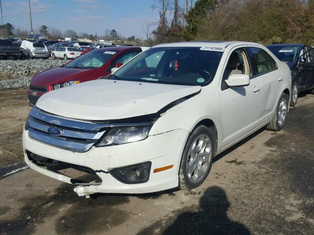 3FAHP0HA9BR206678 - 2011 FORD FUSION SE WHITE photo 2