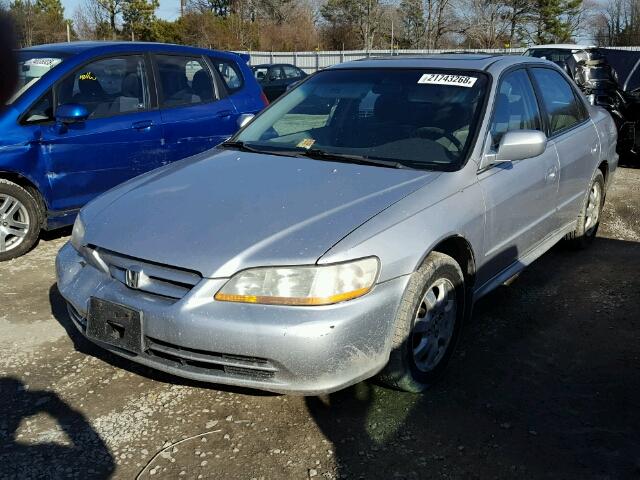 1HGCG56641A035011 - 2001 HONDA ACCORD EX SILVER photo 2