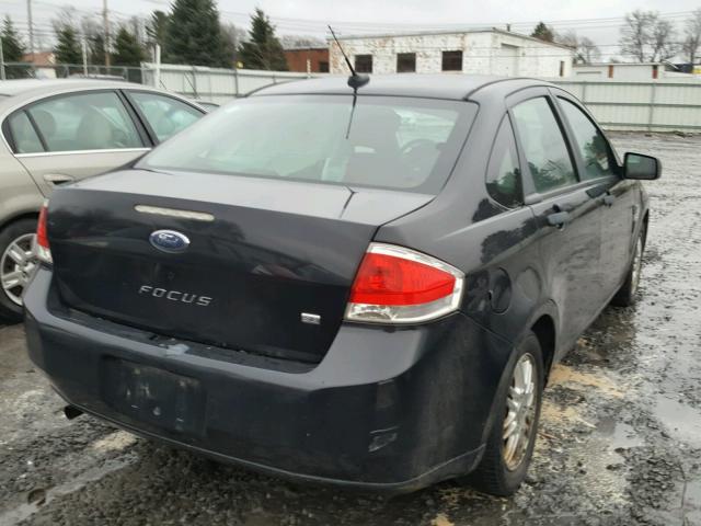 1FAHP35N58W249851 - 2008 FORD FOCUS SE BLACK photo 4