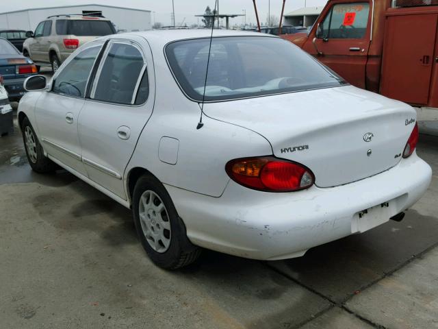 KMHJF35F3YU019286 - 2000 HYUNDAI ELANTRA GL WHITE photo 3