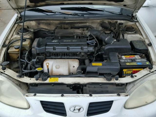 KMHJF35F3YU019286 - 2000 HYUNDAI ELANTRA GL WHITE photo 7