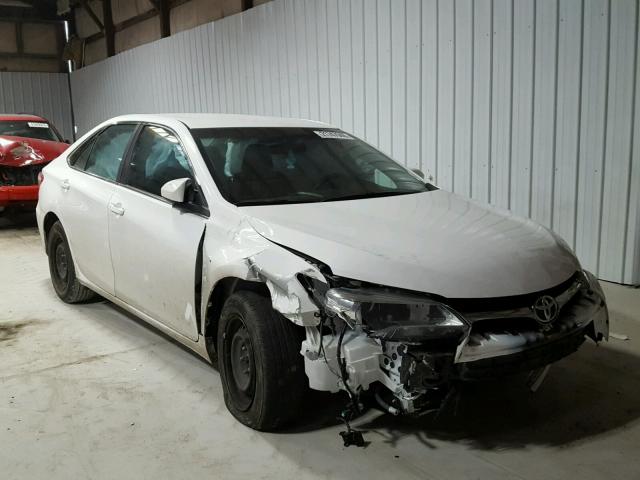 4T1BF1FK7FU989868 - 2015 TOYOTA CAMRY LE WHITE photo 1