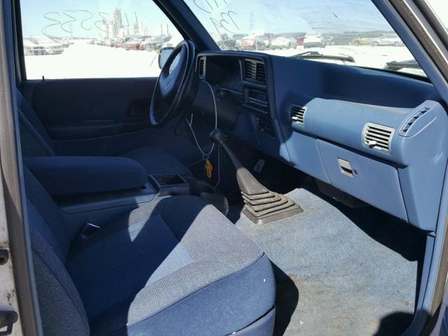 4F4CR16U8RTM75739 - 1994 MAZDA B3000 CAB WHITE photo 5