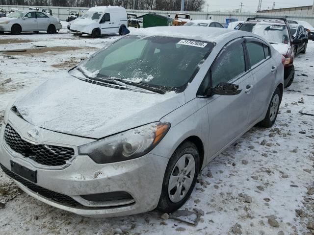 KNAFK4A6XF5292375 - 2015 KIA FORTE LX SILVER photo 2