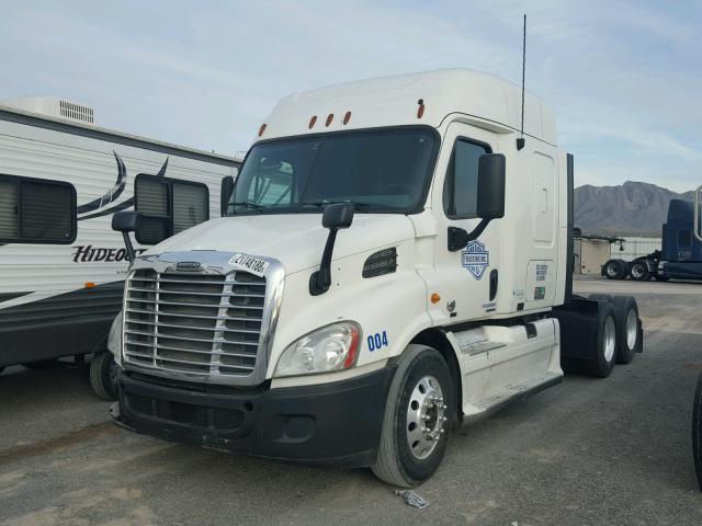 1FUJGHDY98LAU1159 - 2010 FREIGHTLINER CASCADIA 1 WHITE photo 2