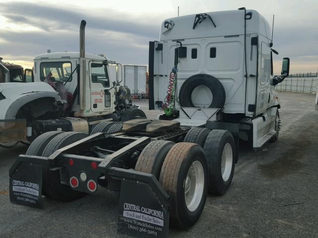 1FUJGHDY98LAU1159 - 2010 FREIGHTLINER CASCADIA 1 WHITE photo 4