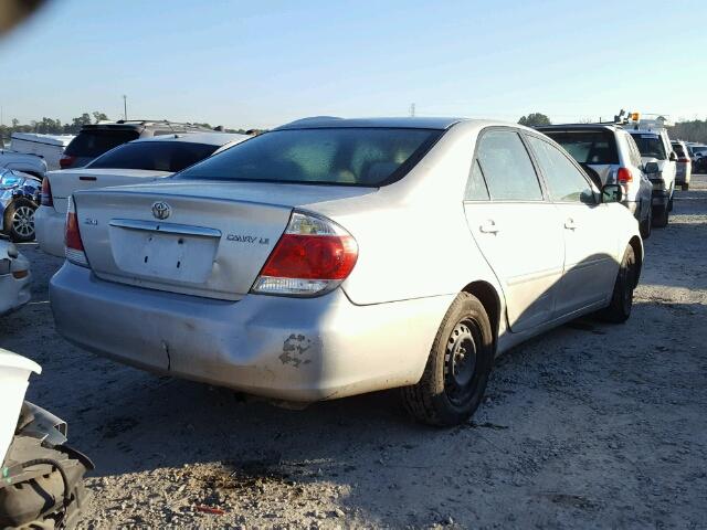 4T1BE32K75U576545 - 2005 TOYOTA CAMRY LE ვერცხლისფერი ფოტო 4