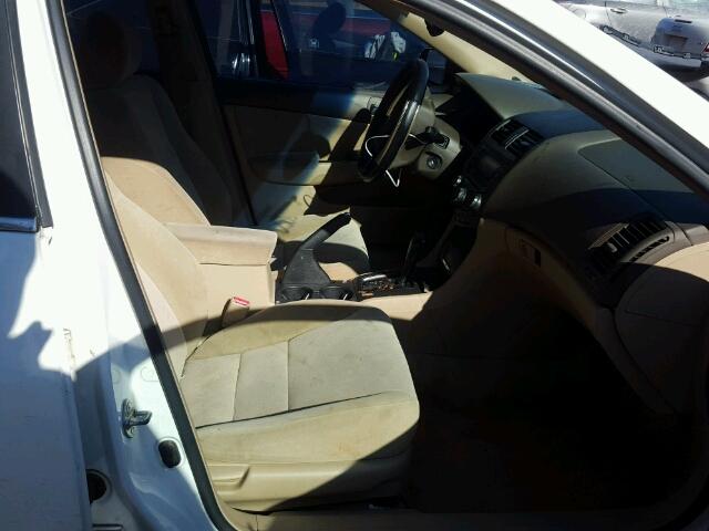 1HGCM56343A144666 - 2003 HONDA ACCORD LX WHITE photo 5