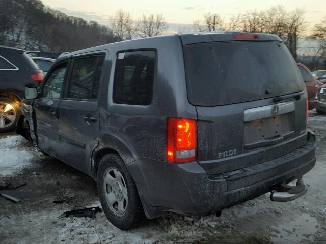 5FNYF4H29BB098156 - 2011 HONDA PILOT LX GRAY photo 3