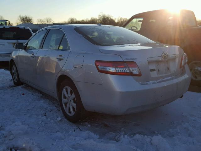 4T1BF3EK1BU138656 - 2011 TOYOTA CAMRY BASE SILVER photo 3
