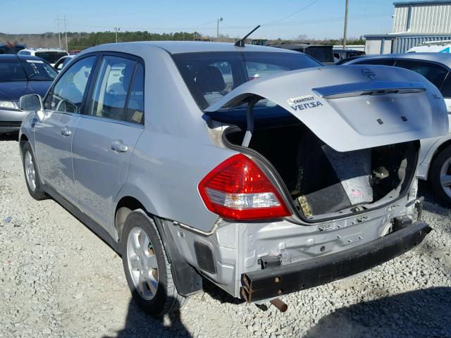 3N1BC11E58L367090 - 2008 NISSAN VERSA S SILVER photo 3