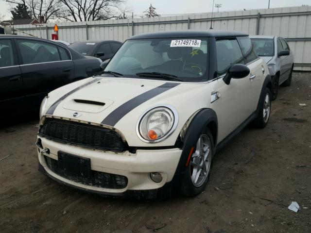 WMWMF735X7TV30417 - 2007 MINI COOPER S WHITE photo 2