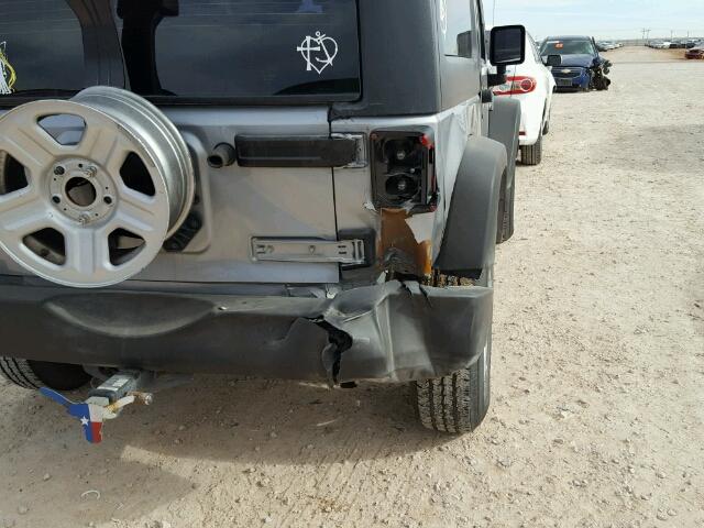 1C4AJWAGXFL591798 - 2015 JEEP WRANGLER S ვერცხლისფერი ფოტო 9