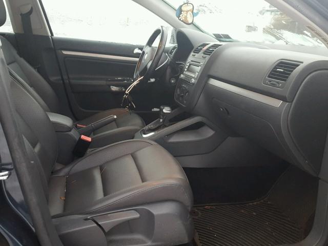 3VWRM71K89M040578 - 2009 VOLKSWAGEN JETTA SE أزرق صورة 5