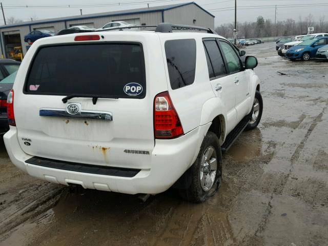 JTEBU14R170126840 - 2007 TOYOTA 4RUNNER SR WHITE photo 4