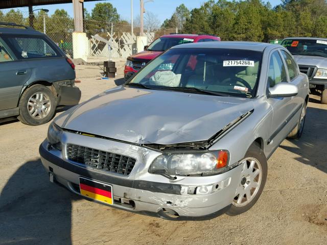 YV1RS61R912051045 - 2001 VOLVO S60 SILVER photo 2