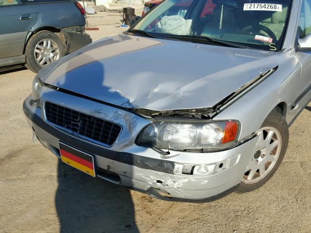 YV1RS61R912051045 - 2001 VOLVO S60 SILVER photo 9