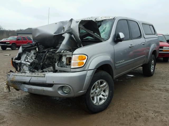 5TBDT44124S464924 - 2004 TOYOTA TUNDRA DOU SILVER photo 2