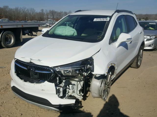 KL4CJASB0HB119935 - 2017 BUICK ENCORE PRE WHITE photo 2