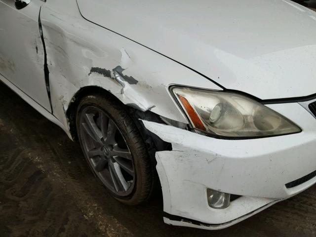 JTHBE262585017260 - 2008 LEXUS IS 350 WHITE photo 9