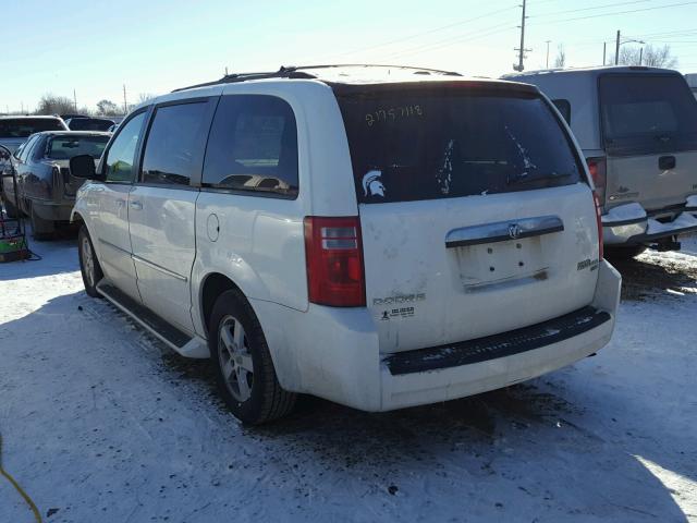 2D4RN5D16AR369190 - 2010 DODGE GRAND CARA WHITE photo 3