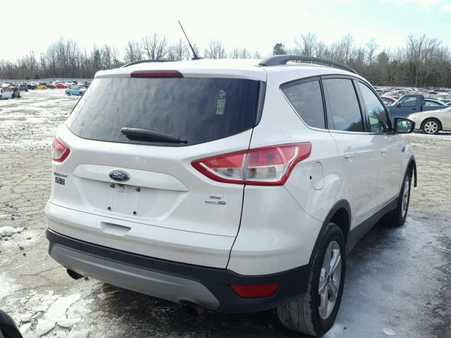 1FMCU9G9XGUA91142 - 2016 FORD ESCAPE SE WHITE photo 4