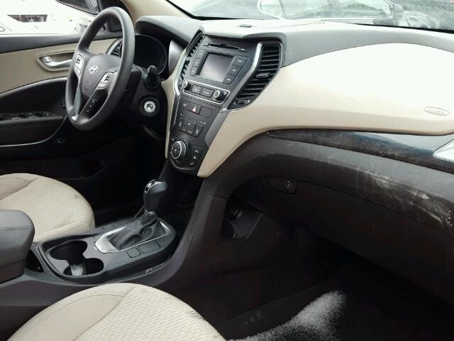 5XYZTDLB4JG508132 - 2018 HYUNDAI SANTA FE S 灰色 照片 5