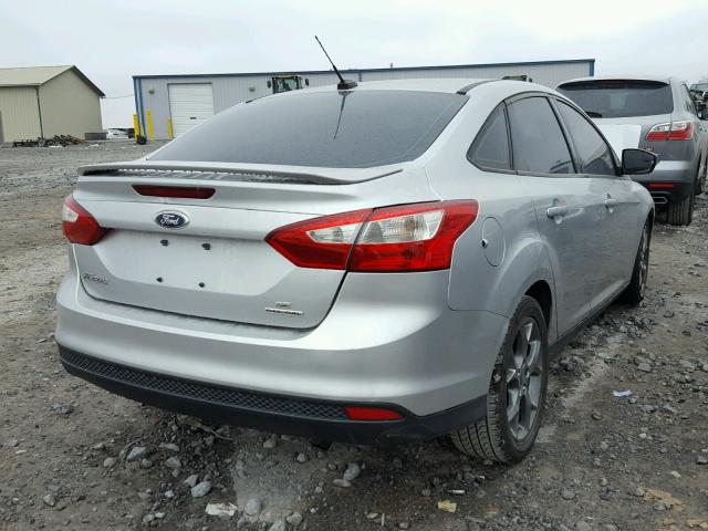 1FADP3F23DL378752 - 2013 FORD FOCUS SE SILVER photo 4