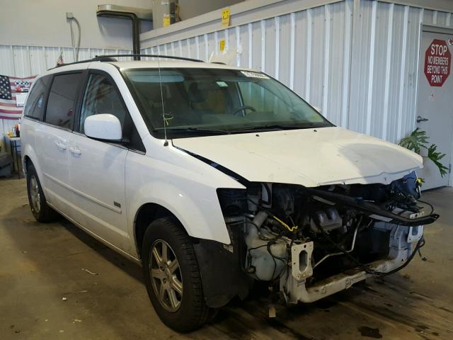 2A8HR54P78R730818 - 2008 CHRYSLER TOWN & COU WHITE photo 1