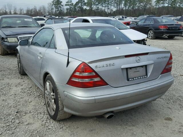 WDBKK49F44F299897 - 2004 MERCEDES-BENZ SLK 230 KO SILVER photo 3