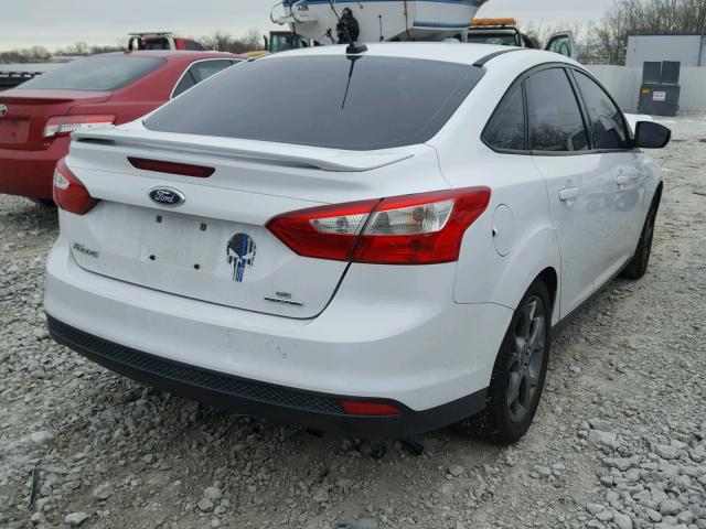 1FADP3F28EL103055 - 2014 FORD FOCUS SE WHITE photo 4