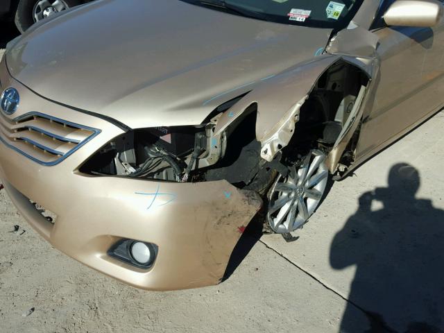 4T1BK3EK9BU613966 - 2011 TOYOTA CAMRY SE GOLD photo 9