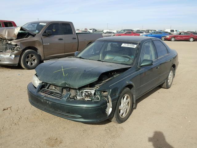 JT2BG22K2Y0444371 - 2000 TOYOTA CAMRY CE GREEN photo 2