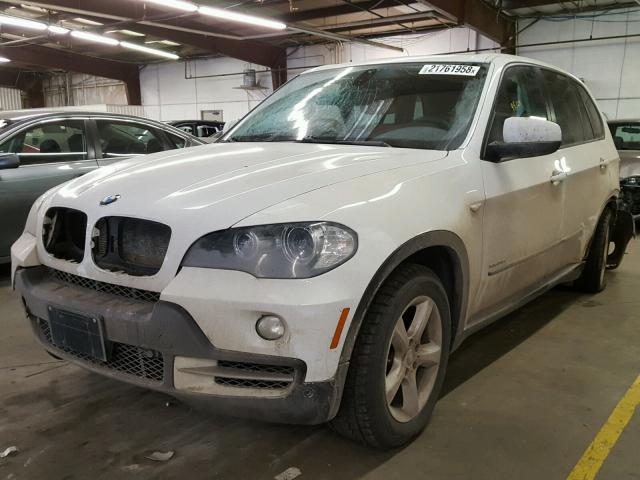 5UXFF0C52ALT84362 - 2010 BMW X5 XDRIVE3 WHITE photo 2