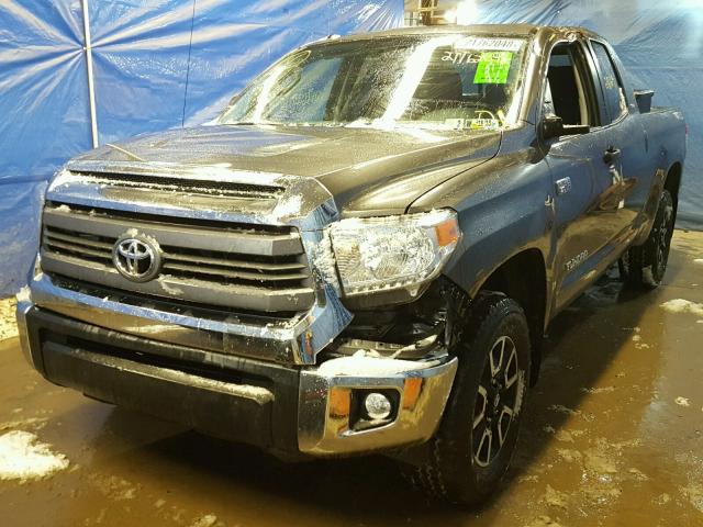 5TFUY5F13EX398231 - 2014 TOYOTA TUNDRA DOU GRAY photo 2