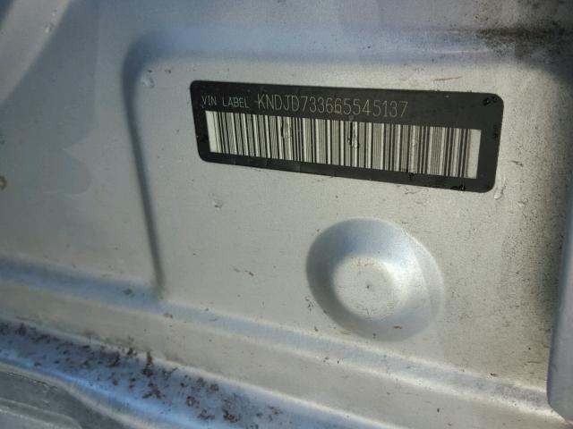 KNDJD733665545137 - 2006 KIA SORENTO EX SILVER photo 10