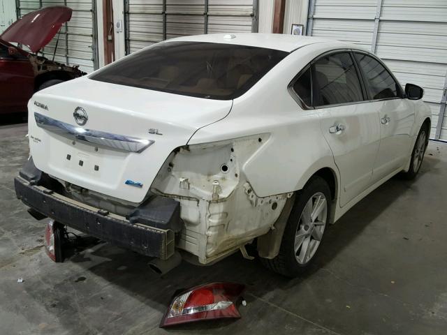 1N4AL3AP9DN561305 - 2013 NISSAN ALTIMA 2.5 WHITE photo 4