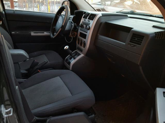 1J8FT47W18D591956 - 2008 JEEP COMPASS SP მწვანე ფოტო 5