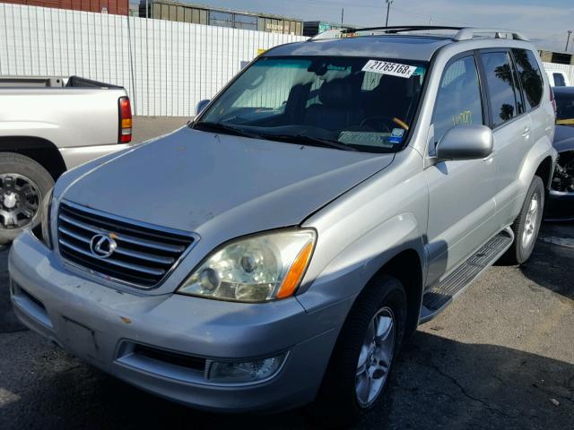 JTJBT20X050081448 - 2005 LEXUS GX 470 SILVER photo 2