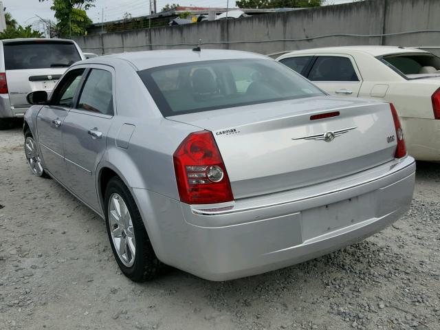 2C3KA33G08H321841 - 2008 CHRYSLER 300 LIMITE SILVER photo 3