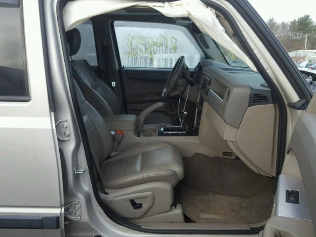 1J8HG48K78C108176 - 2008 JEEP COMMANDER ნაცრისფერი ფოტო 5