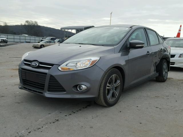 1FADP3F29EL354277 - 2014 FORD FOCUS SE GRAY photo 2