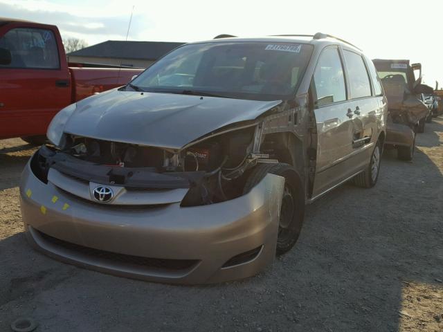 5TDZK23C17S045765 - 2007 TOYOTA SIENNA CE GOLD photo 2