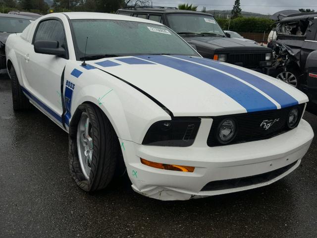 1ZVFT82H175302751 - 2007 FORD MUSTANG GT WHITE photo 1