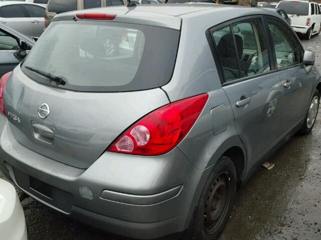 3N1BC13E59L435581 - 2009 NISSAN VERSA S GRAY photo 4