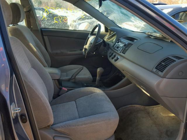 4T1BE32K52U561912 - 2002 TOYOTA CAMRY LE ლურჯი ფოტო 5