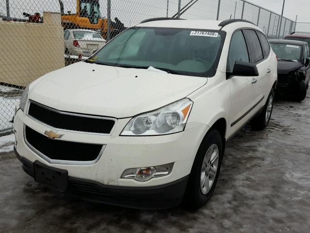 1GNKRFED6BJ230434 - 2011 CHEVROLET TRAVERSE L WHITE photo 2