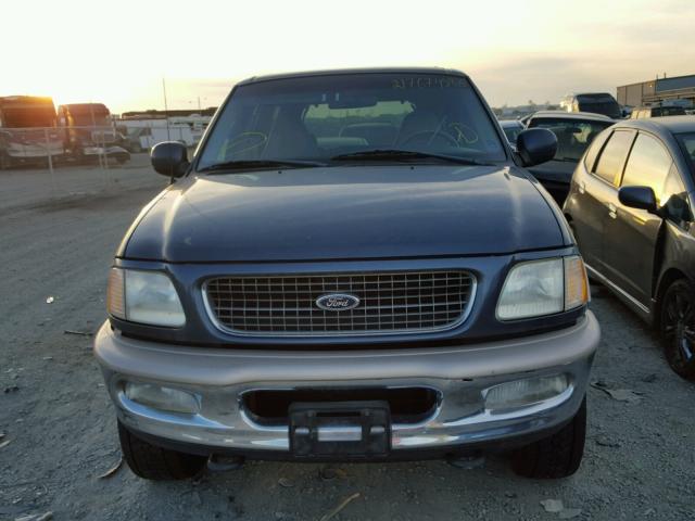 1FMFU18L7WLA11146 - 1998 FORD EXPEDITION BLUE photo 9