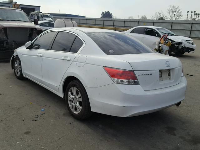 1HGCP2F46AA178345 - 2010 HONDA ACCORD LXP WHITE photo 3