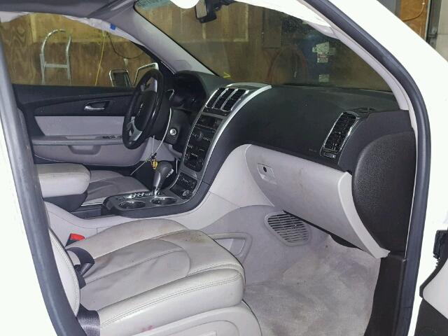 1GKEV33708J306045 - 2008 GMC ACADIA SLT თეთრი ფოტო 5